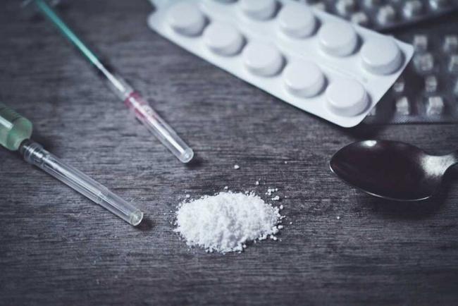 Jak kokaina wpływa na zdrowie? Jak walczyć z uzależnieniem od niej?